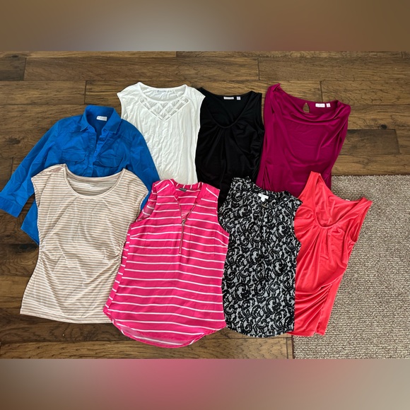 26 piece New York and Co bundle. Size SMALL - Picture 5 of 6